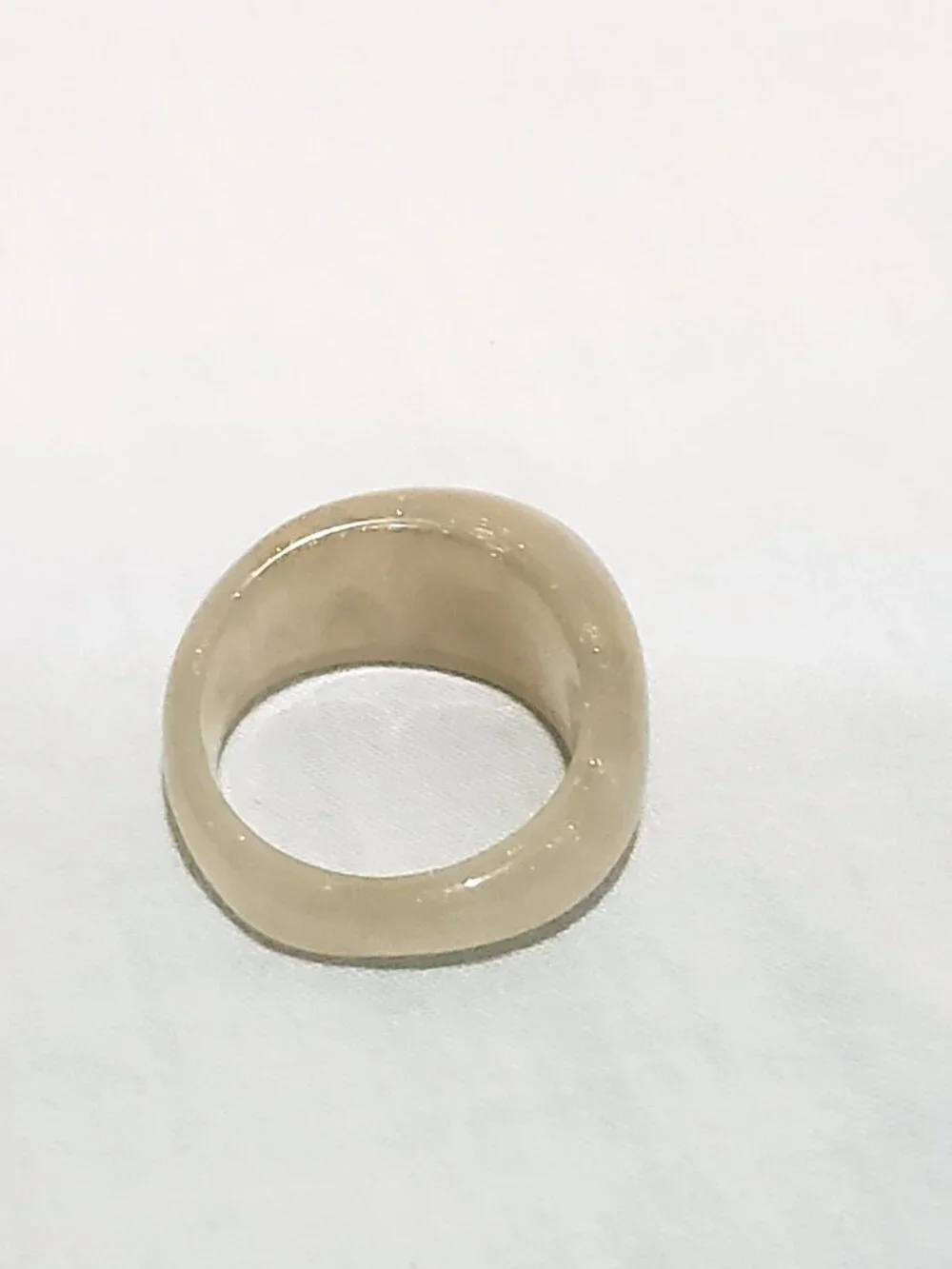 Chunky Dome Beige Acrylic Resin Ring Glossy Finish Gold Glitter Flecks Size 8